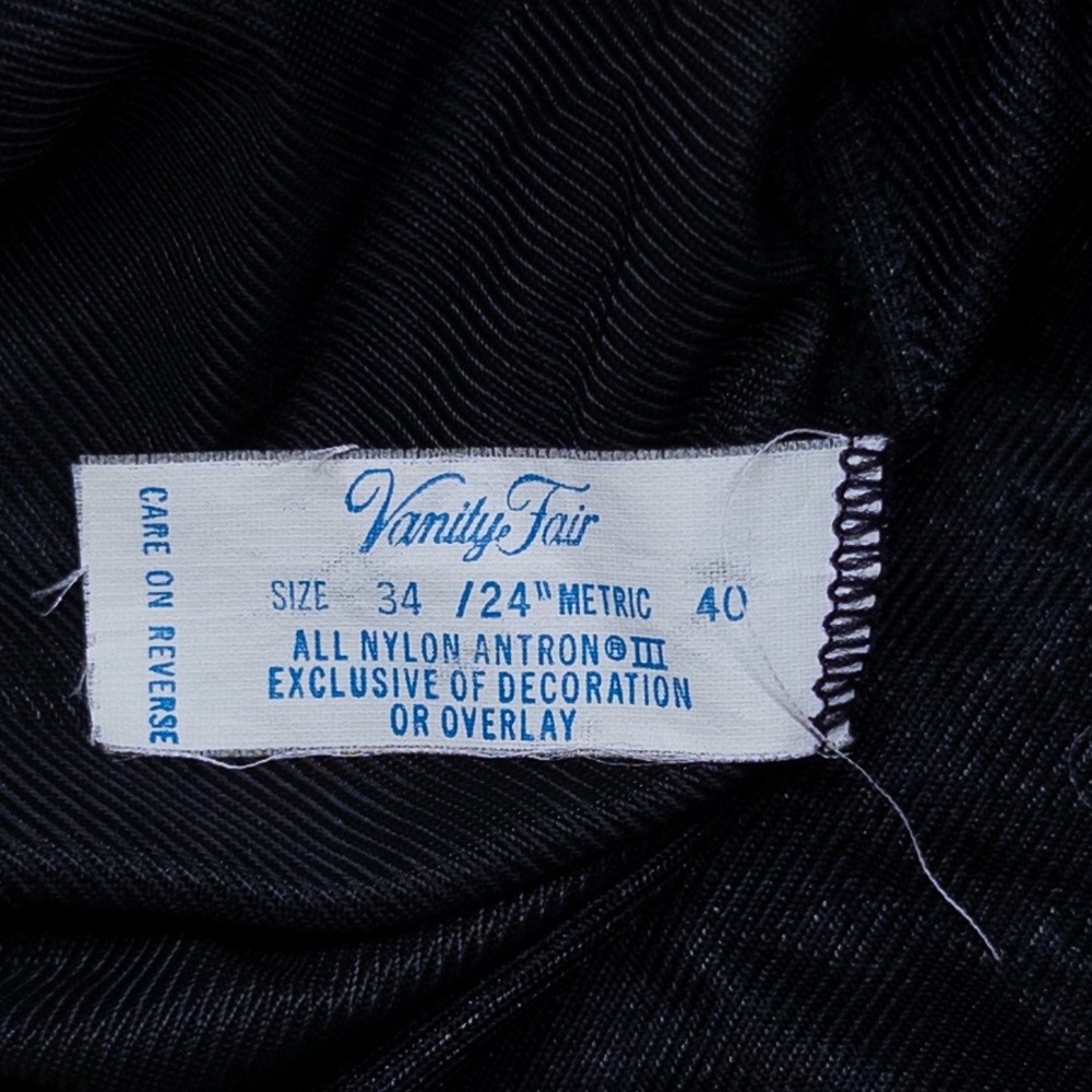 Vanity Fair Womens Full Slip 34 Black Lace Trim Vintage Antron III Nylon USA - Picture 7 of 8